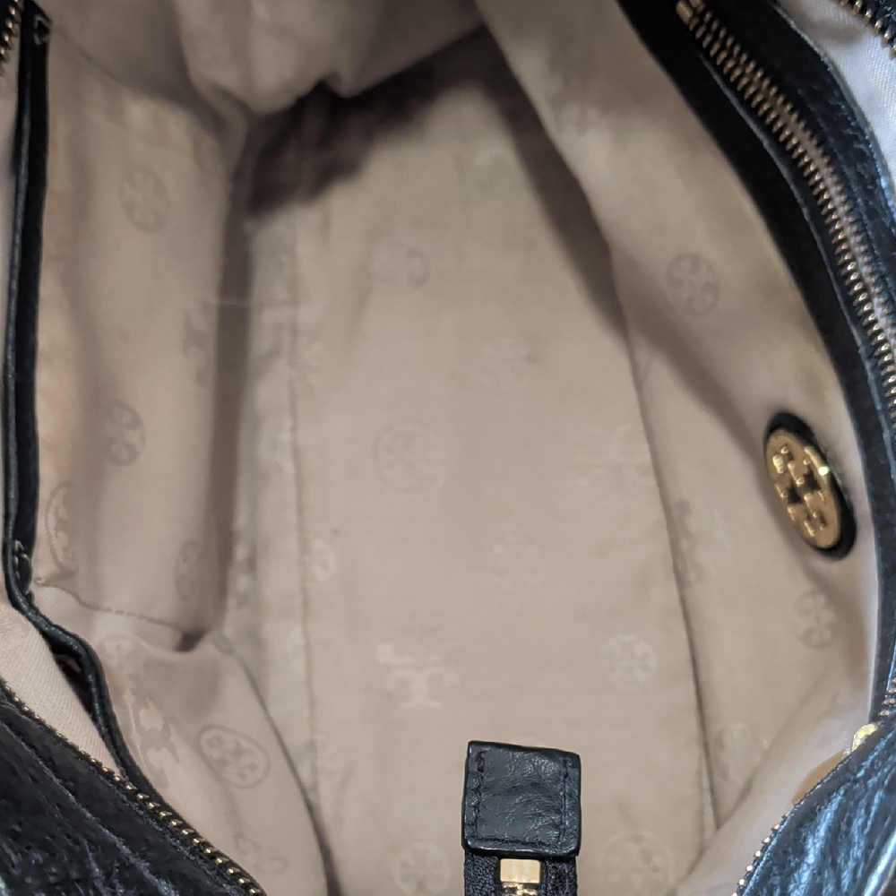 Tory Burch Mini Amanda Crossbody Black/Gold GUC - Picture 4 of 12